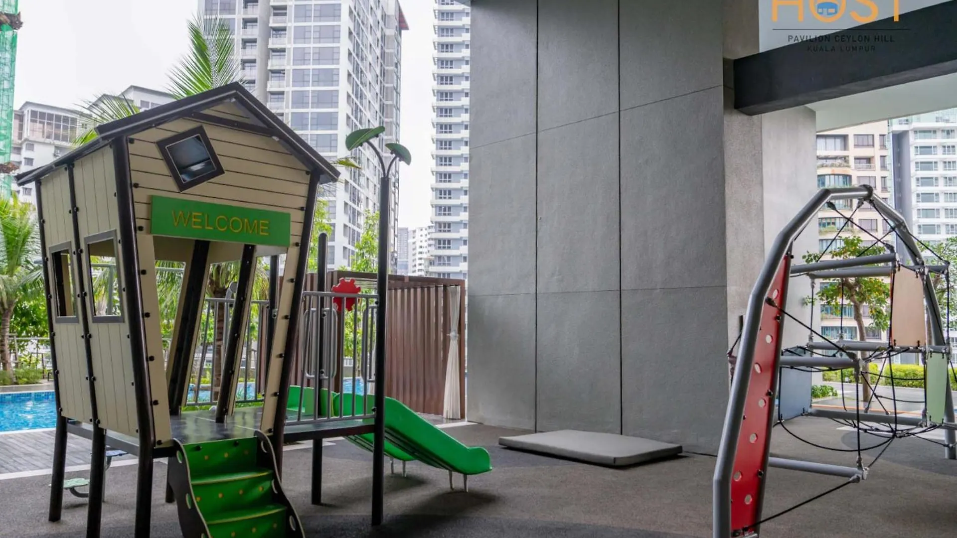Pavilion Ceylon Hill Suites, Bukit Bintang By Perfect Host Куала-Лумпур 5*,